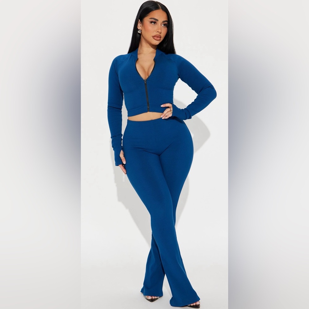Fashion Nova Blue Snatched Flare Ribbed Pants Size medium